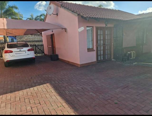 2 BEDROOM HOUSE FOR SALE IN KARENPARK